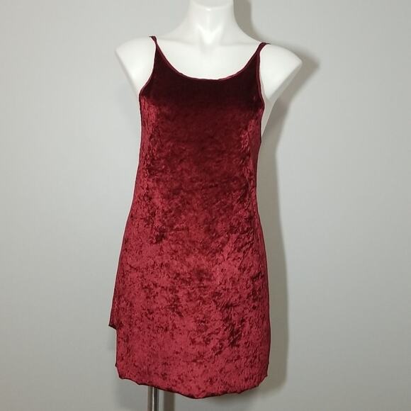 Intimate Affair Red Crushed Velvet Slip Chemise - Picture 1 of 9